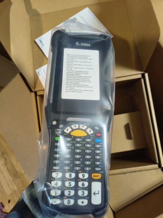 Zebra MC930B-GSEDG4RW Barcode Handheld Mobile Computer Data Terminal Collector PDA 53 Key Gun Grip